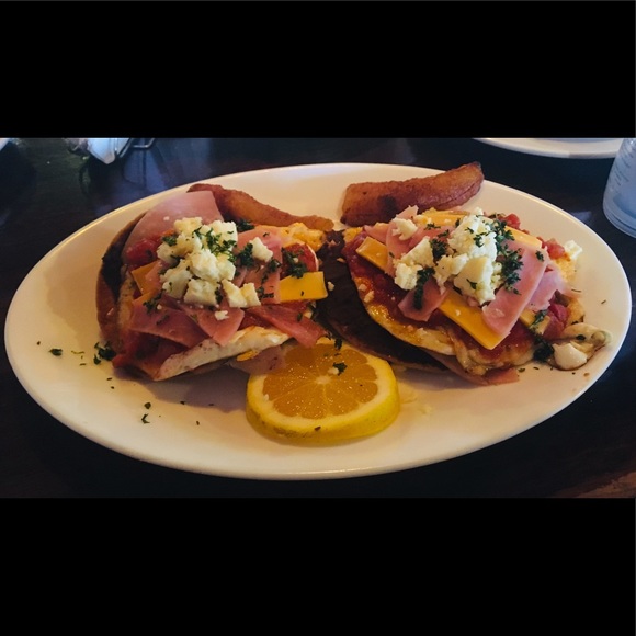 . ๐ธ Meet Mannie ๐ธ . - Picture 4 of 9